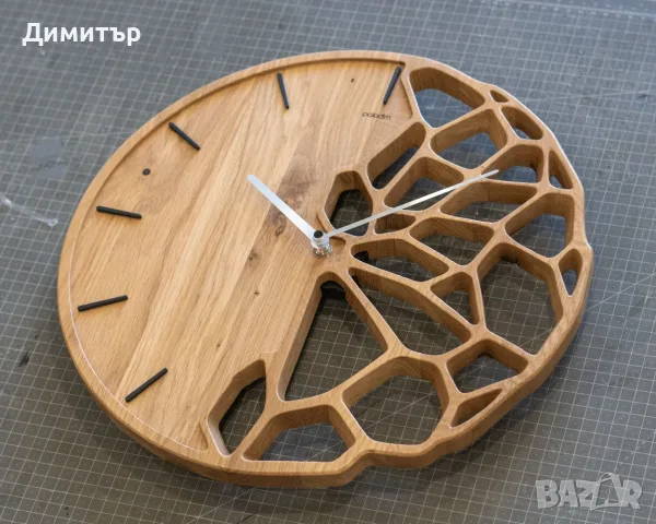 Стенен Часовник от Дъб "Клетка 4", Подарък за Дома, Ръчно изработен, Авторски Дизайн, снимка 2 - Стенни часовници - 55427543