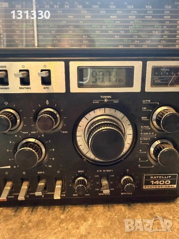 Продавам GRUNDIG SATELLIT 1400, снимка 3 - Антикварни и старинни предмети - 43579805