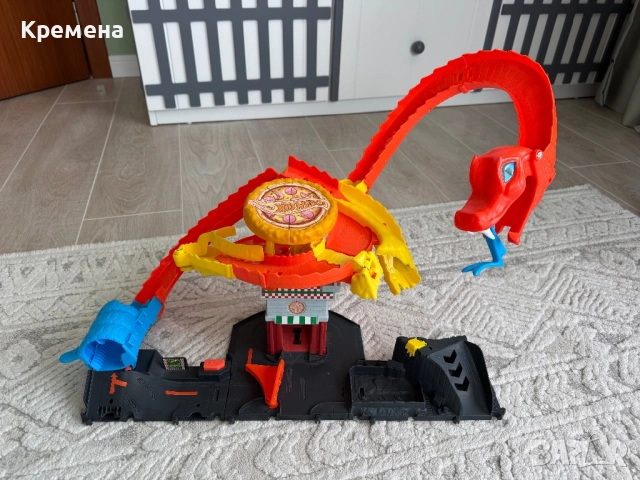 Писта Hot Wheels кобра