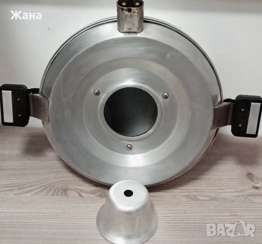 Електрическа тенджера с всички приставки.Новичка.