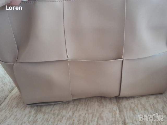 Като нова!*Bottega Veneta*Дамска чанта в бежов цвят, снимка 2 - Чанти - 51097738