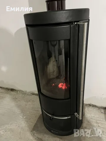 Продавам дизайнерска печка на дърва La Nordica, снимка 2 - Отоплителни печки - 55495295