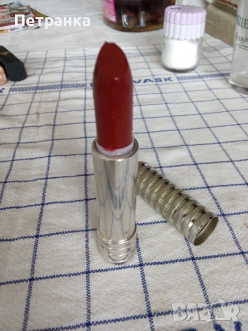 На вашето внимание - Червило- L' OREAL, снимка 6 - Козметика за лице - 53433856