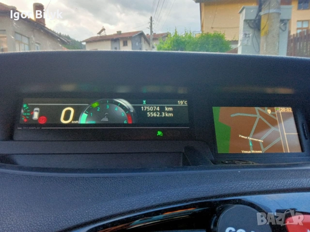 Renault Scenic 1.5dci, снимка 10 - Автомобили и джипове - 54768782