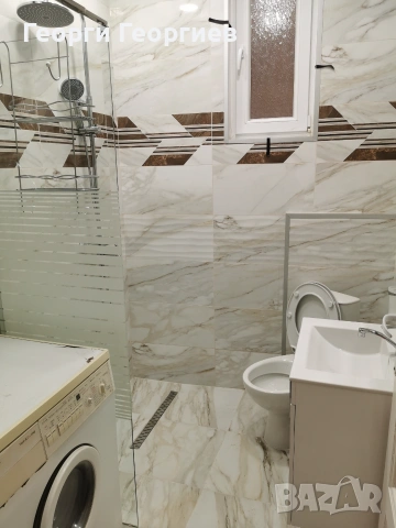 Аристократичен апартамент на самата Главна, снимка 8 - Етаж от къща - 55136224
