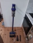 Отлична Dyson V10 безжична прахосмукачка с нова батерия и аксесоари, снимка 1
