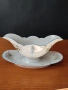 Голяма сосиера от фин порцелан с прикрепена подложна чиния, снимка 3