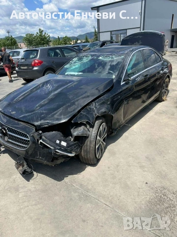 Mercedes E300de 2022г. на части!, снимка 3 - Автомобили и джипове - 55006315