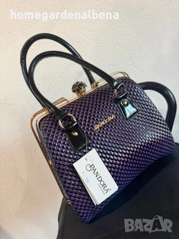 Дамска чанта еко кожа лилава релефна текстура златна рамка кристална закопчалка