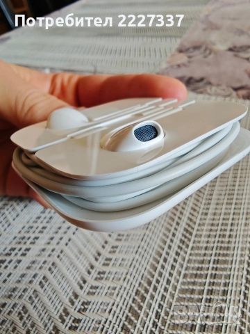 Оригинални слушалки Apple EarPods (Lightning) – чисто нови, от комплект на iPhone 12, снимка 7 - Слушалки, hands-free - 55106199