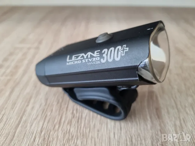 Фар за велосипед Lezyne Micro Stvzo 300+