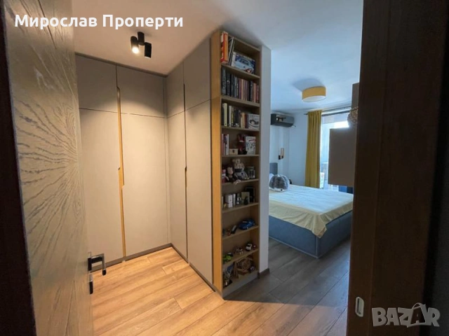 Продаваме Четиристаен апартамент в Киноцентър, снимка 2 - Апартаменти - 55191729