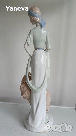 Vintage, порцеланова, английска статуетка на аристократична дама придружена от хрътка. , снимка 6 - Статуетки - 54371737