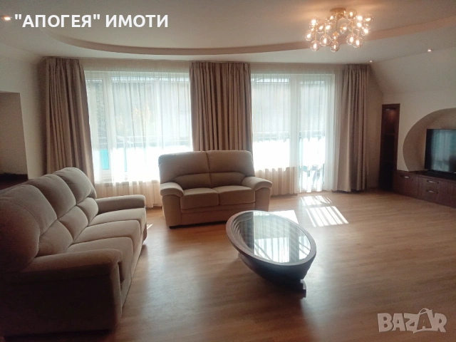 ИЗИСКАН, Просторен трети етаж от кооперация, Център гр. Пловдив - 270 кв.м, с възможност за Гараж, снимка 4 - Апартаменти - 54593067