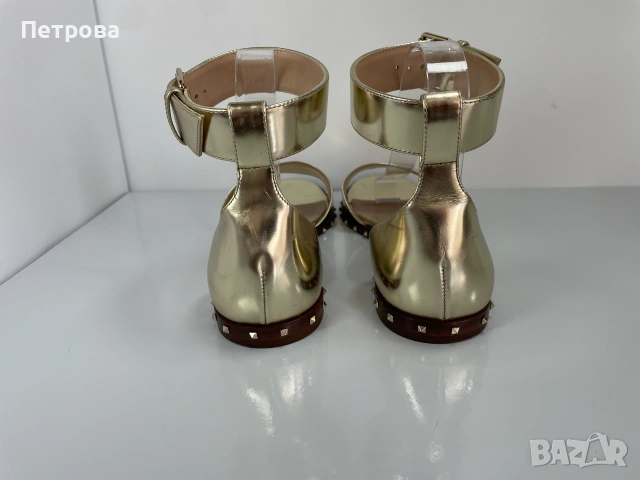 Valentino Garavani Rockstud Кожени сандали 38 Оригинал, снимка 5 - Сандали - 54960621