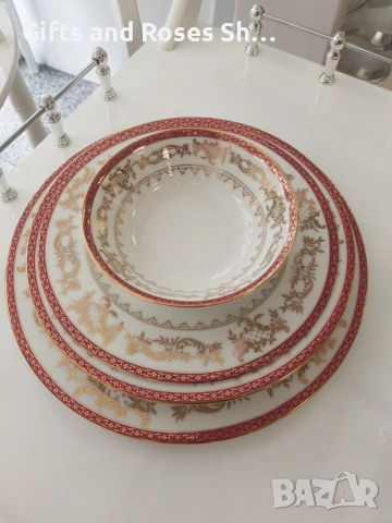 Красив порцеланов сервиз за хранене с червен кант - 24 части