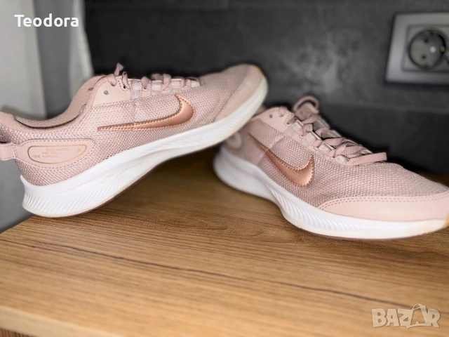 Спортни маратонки Nike, снимка 4 - Маратонки - 54184154