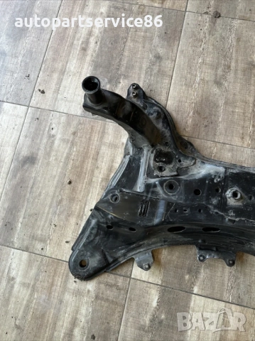 Подрамка отпред за Toyota Prius 1.8 Hybrid (2018), снимка 2 - Части - 54203525