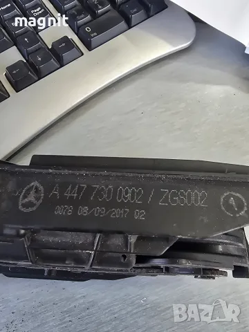 A4477300902 лява странична врата брава Mercedes W447 ZGS002, снимка 2 - Части - 55483238