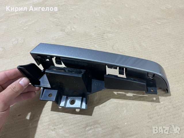 Пластмасата под десния стоп за BMW E46 Compact, снимка 2 - Части - 54382356