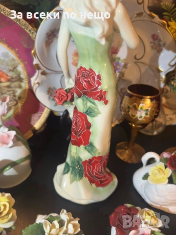Old Tupton Ware England  Circa 1997 “ Царицата на розите” Код P2122, снимка 7 - Декорация за дома - 54159163