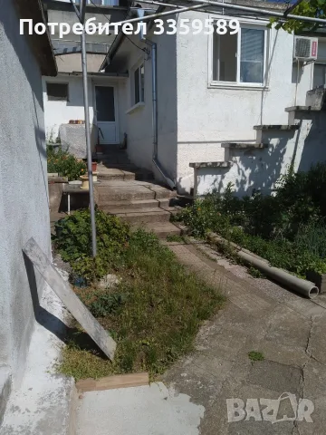 Къща с двор на две нива, снимка 2 - Къщи - 55349294