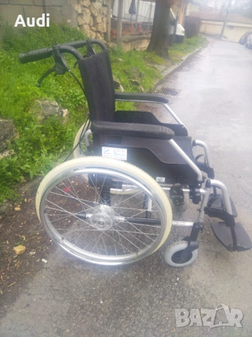 Сгъваема инвалидна рингова количка със степенки Марка: INVACARE Ширина на седалката 45см Дълбочина 4, снимка 10 - Инвалидни колички - 54009941