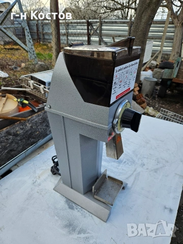 Кафемелачка Професионална MAHLKQNIG Германия за магазини за кафе , снимка 2 - Обзавеждане за заведение - 54007822