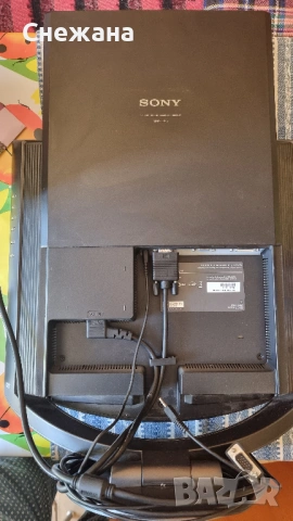 запазен монитор 17" Sony с мн. добри яркост, черно и силни говорители, 3 бр. кабели, снимка 7 - Монитори - 54695637