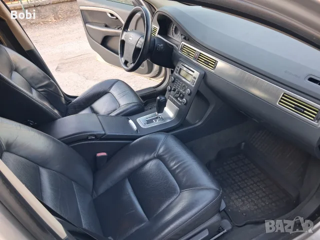 Volvo V70 2.5T Газ/Бензин, снимка 13 - Автомобили и джипове - 48136227