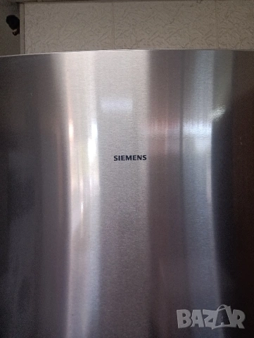 Иноксов комбиниран хладилник с фризер Сименс Siemens Total No Frost с две години гаранция!, снимка 2 - Хладилници - 54952409