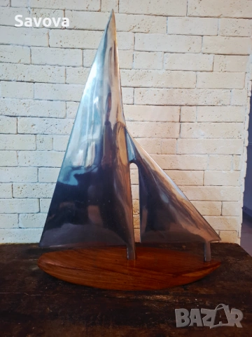 Голяма пластика "Платноходка"