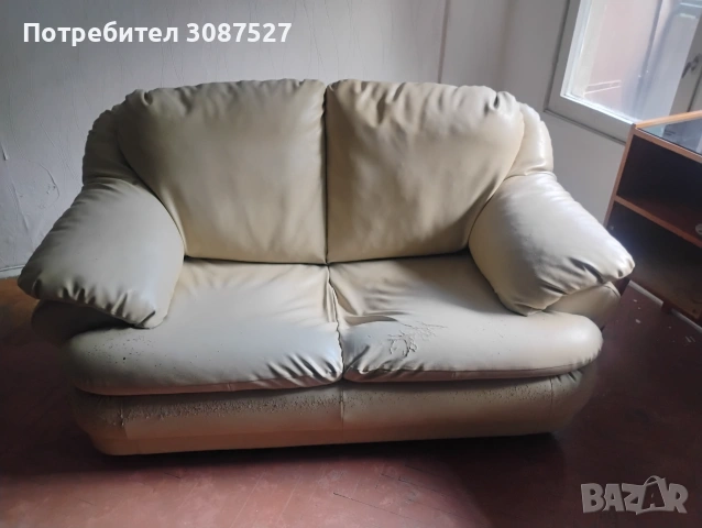 Подарявам кожени дивани 3-ка и 2-ка, снимка 2 - Дивани и мека мебел - 55155940
