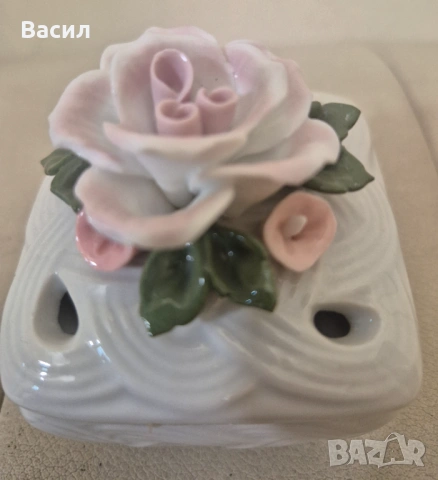 Порцеланова кутийка, снимка 2 - Антикварни и старинни предмети - 54150608