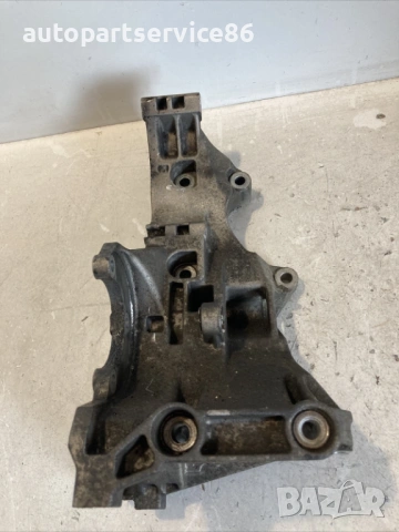 Конзола за закрепване за Audi A4 2.0 TDI (2006) 03G903143D, снимка 2 - Части - 54726819