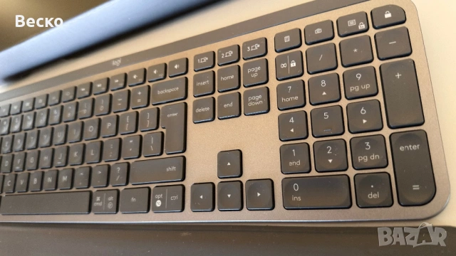 Logitech MX Keys Plus – като нова, пълен комплект, снимка 4 - Клавиатури и мишки - 54537365