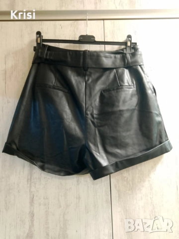 Къс кожен панталон с колан, снимка 2 - Къси панталони и бермуди - 54000746