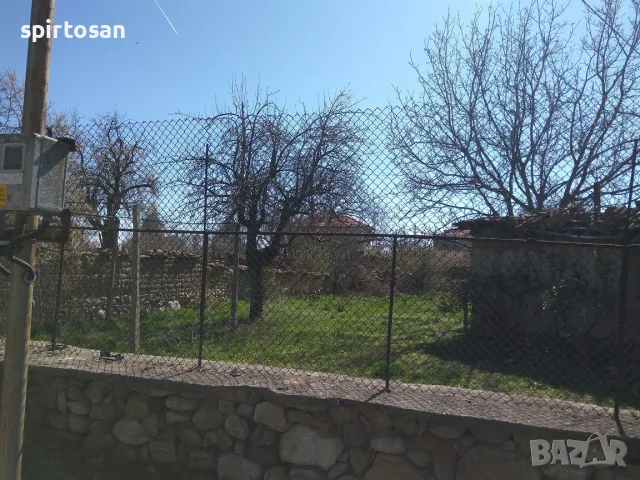 Дворно място 805 кв.м. с вписани сгради в кадастъра, снимка 6 - Парцели - 55373015