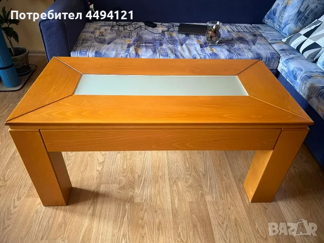Холна маса от дърво и закалено стъкло 