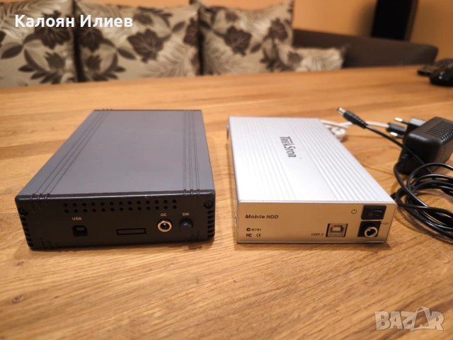 Два външни USB хард диска 2 х 320GB, снимка 2 - Външни хард дискове - 54689242