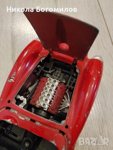 Ferrari 250 Testa Rossa (1957) Burago 1:18, снимка 7 - Колекции - 54428235