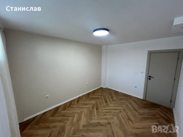 Собственик продава 3 стаен апартамент в кв. Възраждане 2, снимка 8 - Апартаменти - 54905816