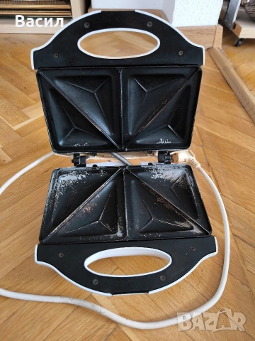 Работещ сандвич тостер със забележки, снимка 3 - Тостери - 53972136