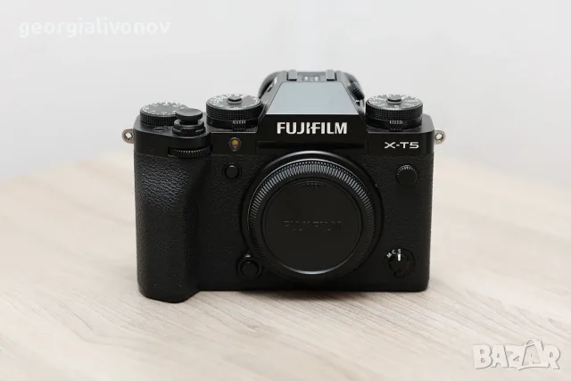 Fujifilm X-T5 – 40,2 MP + L bracket NEEWER