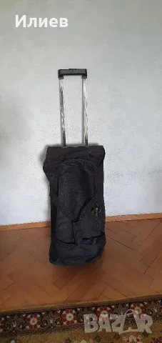Чанта за пътуване с колела и дръжка