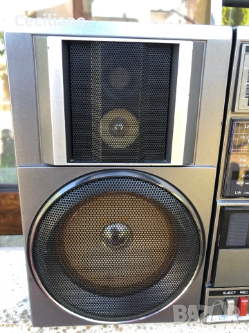 Радиокасетофон HITACHI TRK-9100E, снимка 4 - Радиокасетофони, транзистори - 55078755