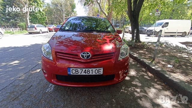 Продава се toyota auris 1.6