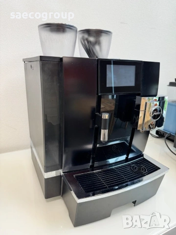 Кафе машина JURA GIGA X8C Professional, снимка 2 - Кафе машини - 54958222