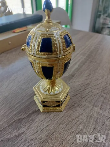 Музикално яйце в стил Фаберже (механично)