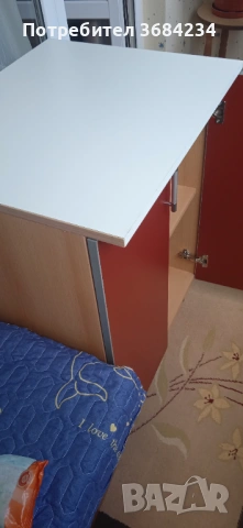 Продавам шкаф запазен размер66ш88в48д